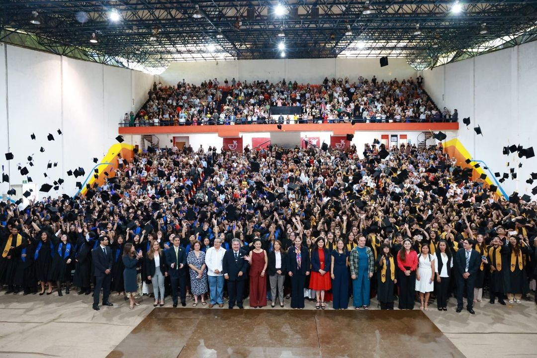 Celebra Secretaría de Educación graduación de 673 estudiantes del Cobaem de Cuernavaca